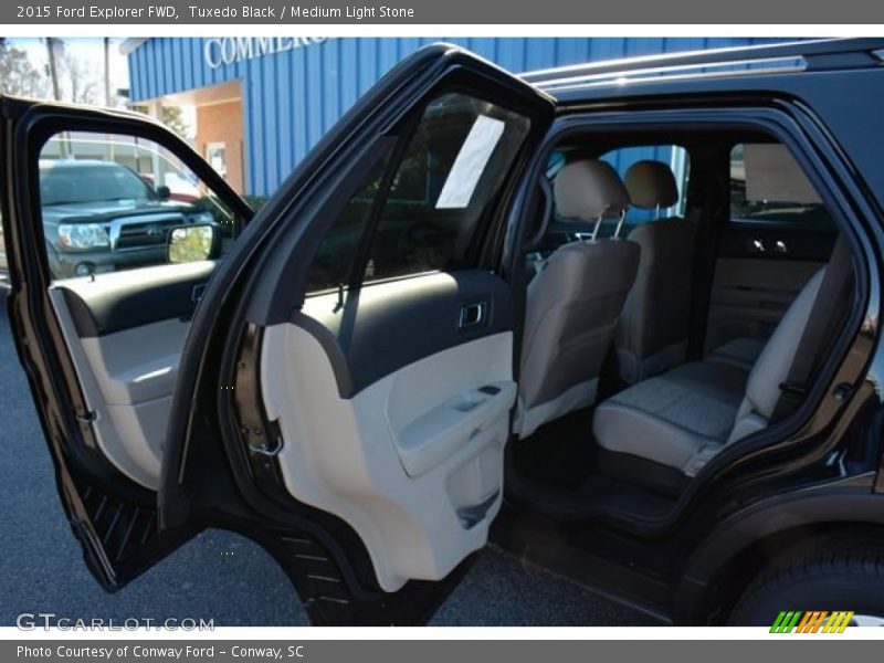 Tuxedo Black / Medium Light Stone 2015 Ford Explorer FWD