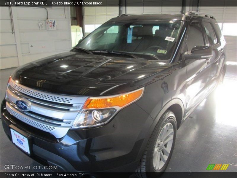 Tuxedo Black / Charcoal Black 2015 Ford Explorer XLT