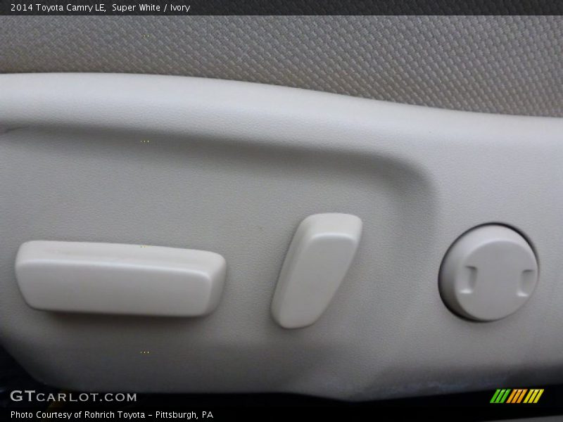 Super White / Ivory 2014 Toyota Camry LE
