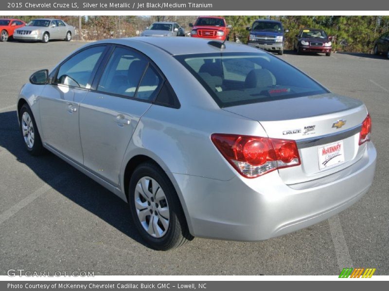 Silver Ice Metallic / Jet Black/Medium Titanium 2015 Chevrolet Cruze LS