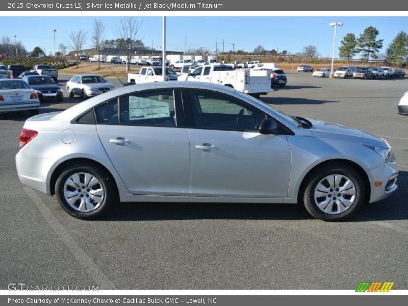 Silver Ice Metallic / Jet Black/Medium Titanium 2015 Chevrolet Cruze LS