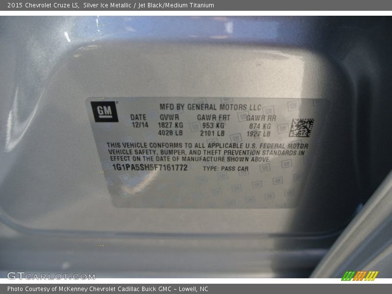 Silver Ice Metallic / Jet Black/Medium Titanium 2015 Chevrolet Cruze LS