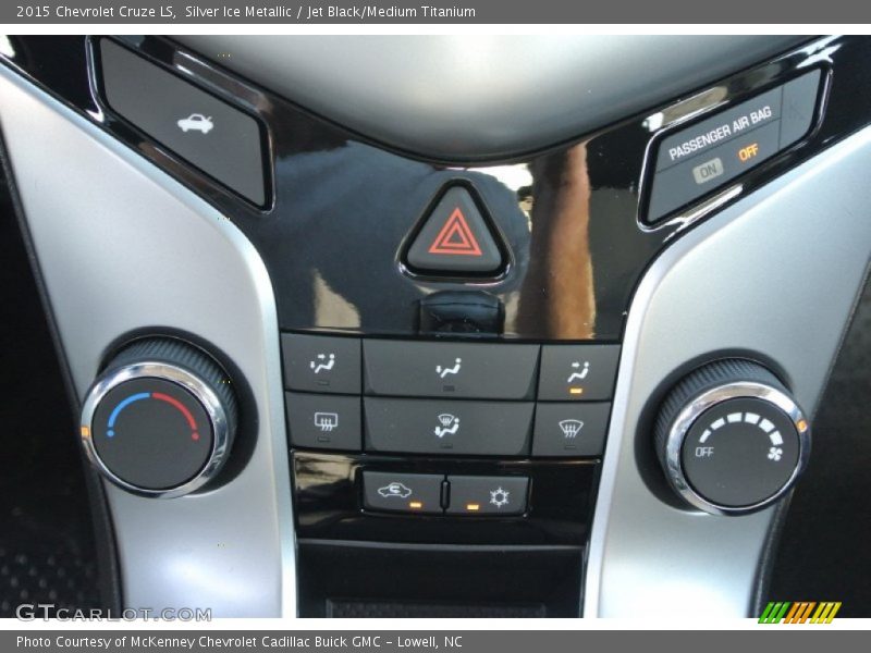 Silver Ice Metallic / Jet Black/Medium Titanium 2015 Chevrolet Cruze LS