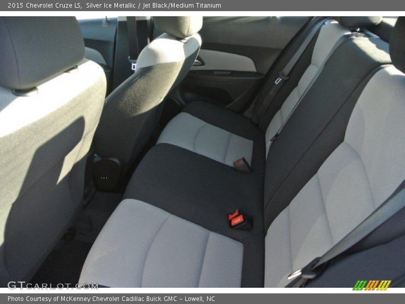 Silver Ice Metallic / Jet Black/Medium Titanium 2015 Chevrolet Cruze LS