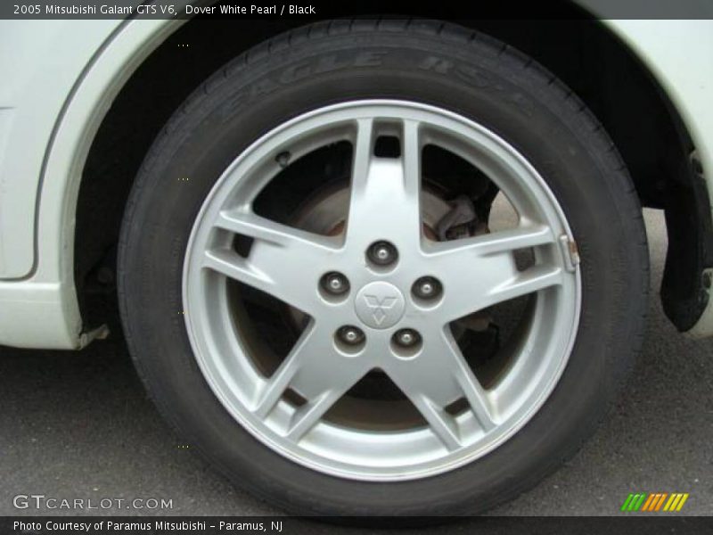 Dover White Pearl / Black 2005 Mitsubishi Galant GTS V6