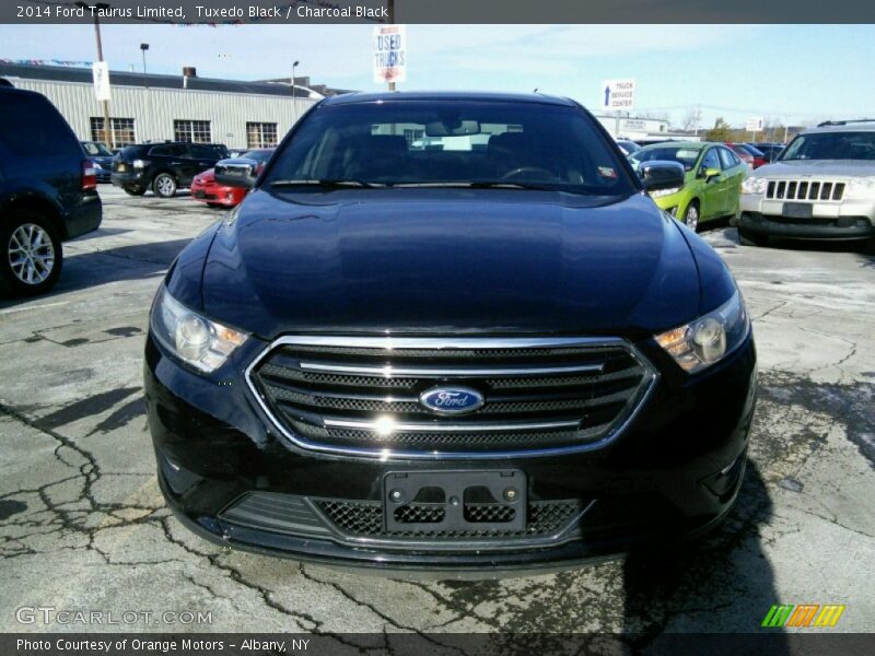 Tuxedo Black / Charcoal Black 2014 Ford Taurus Limited