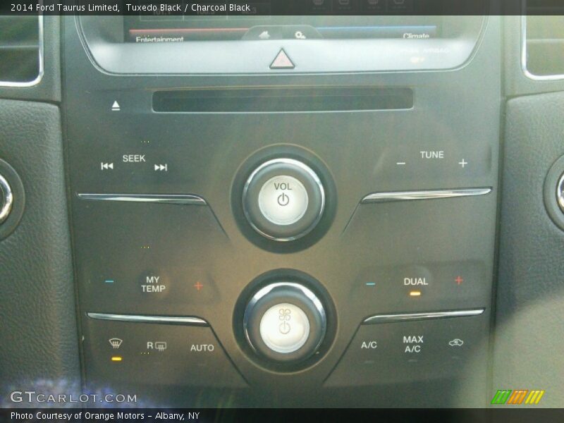 Tuxedo Black / Charcoal Black 2014 Ford Taurus Limited