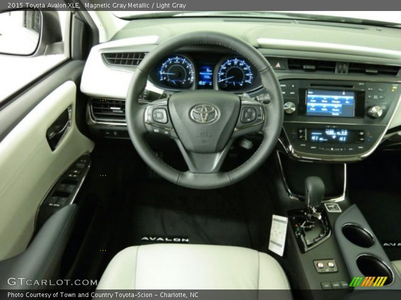 Magnetic Gray Metallic / Light Gray 2015 Toyota Avalon XLE