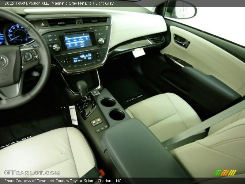 Magnetic Gray Metallic / Light Gray 2015 Toyota Avalon XLE