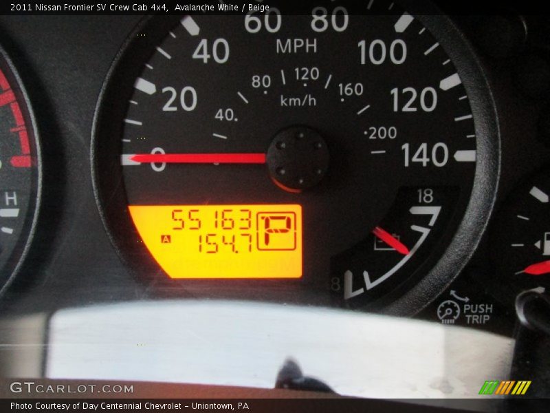 Avalanche White / Beige 2011 Nissan Frontier SV Crew Cab 4x4