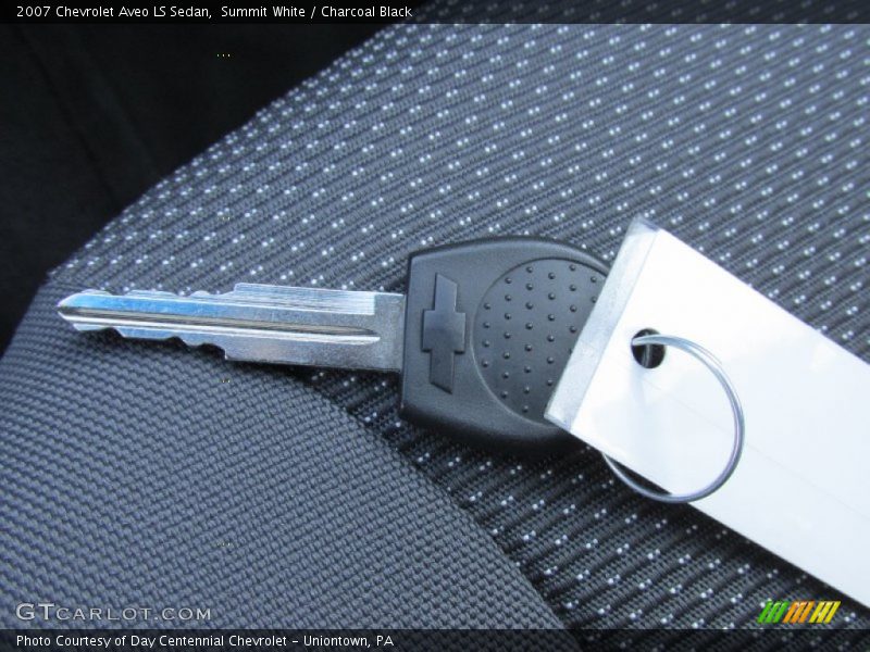 Summit White / Charcoal Black 2007 Chevrolet Aveo LS Sedan