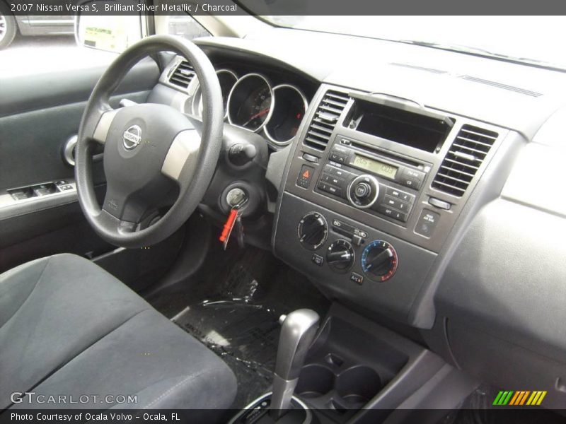 Brilliant Silver Metallic / Charcoal 2007 Nissan Versa S