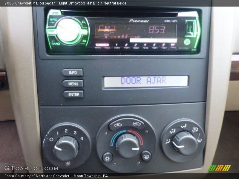 Light Driftwood Metallic / Neutral Beige 2005 Chevrolet Malibu Sedan
