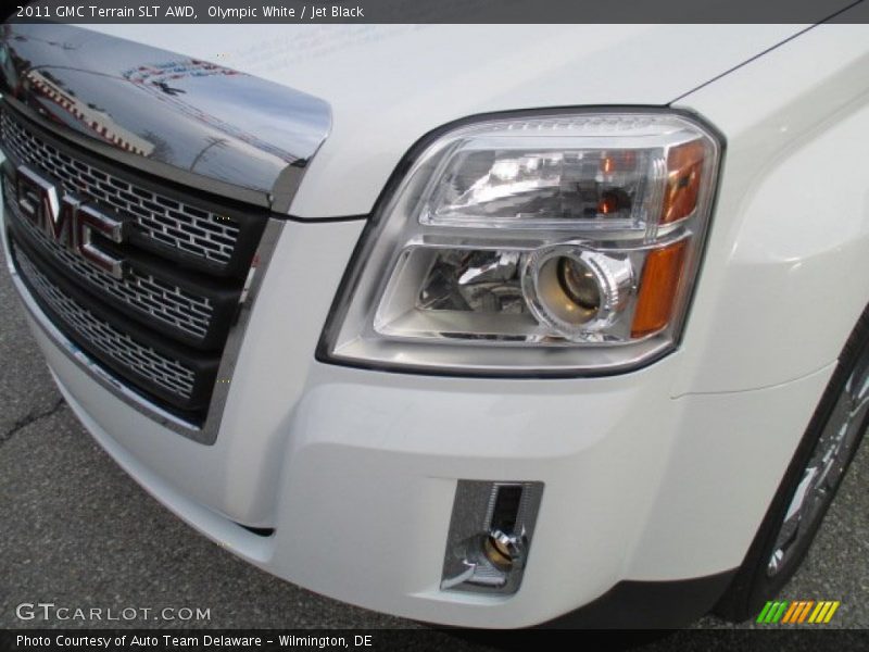 Olympic White / Jet Black 2011 GMC Terrain SLT AWD