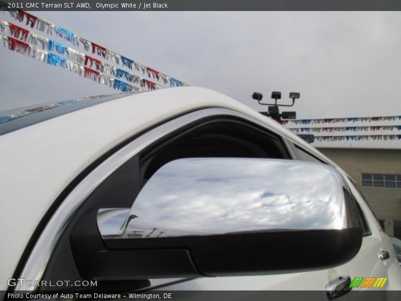Olympic White / Jet Black 2011 GMC Terrain SLT AWD