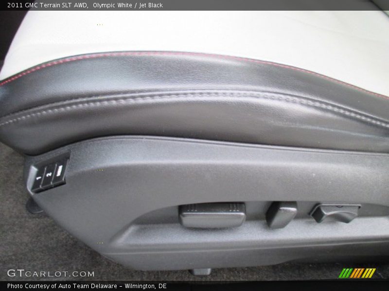Olympic White / Jet Black 2011 GMC Terrain SLT AWD