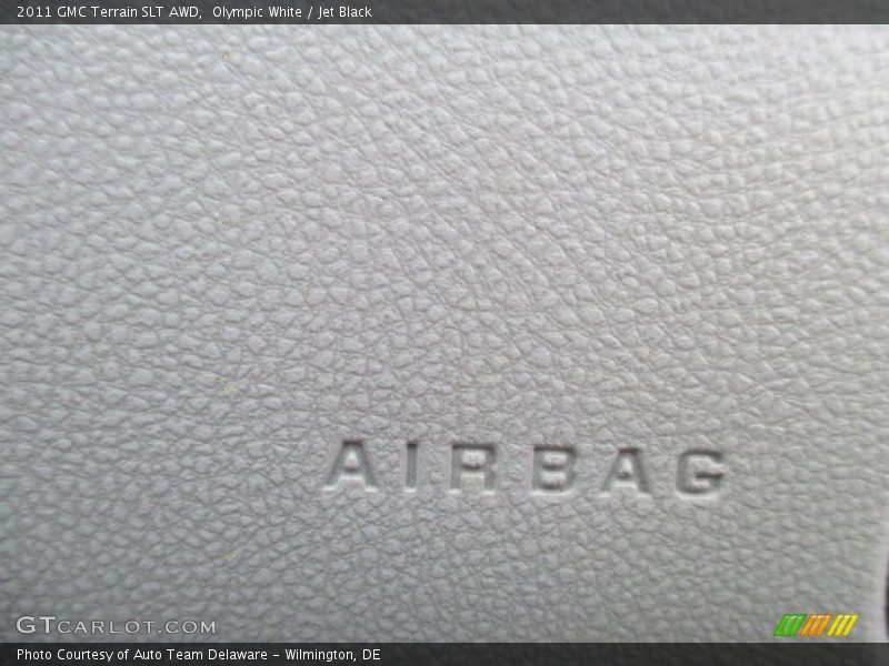 Olympic White / Jet Black 2011 GMC Terrain SLT AWD