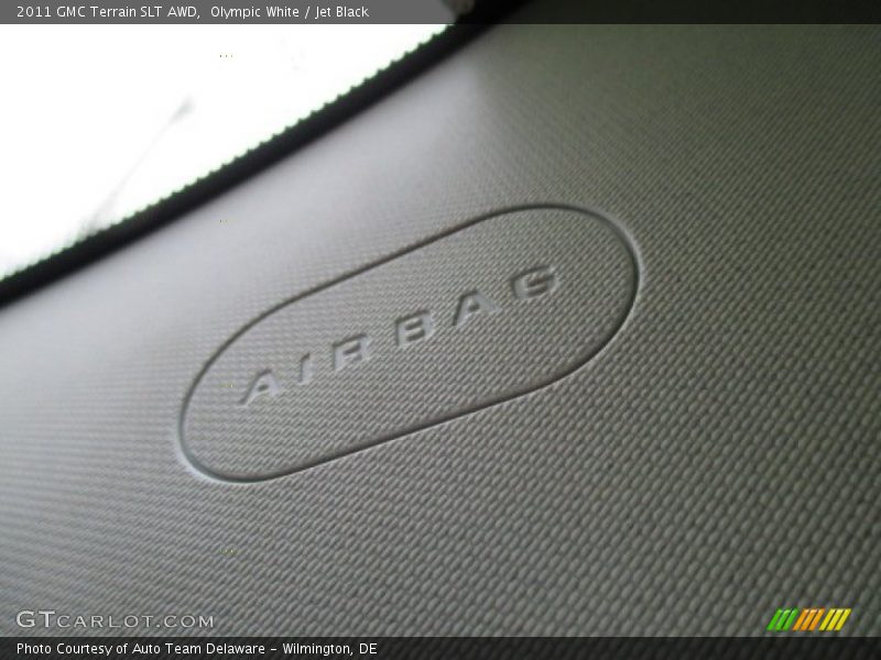 Olympic White / Jet Black 2011 GMC Terrain SLT AWD