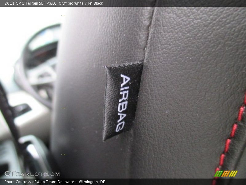 Olympic White / Jet Black 2011 GMC Terrain SLT AWD