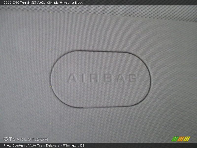 Olympic White / Jet Black 2011 GMC Terrain SLT AWD