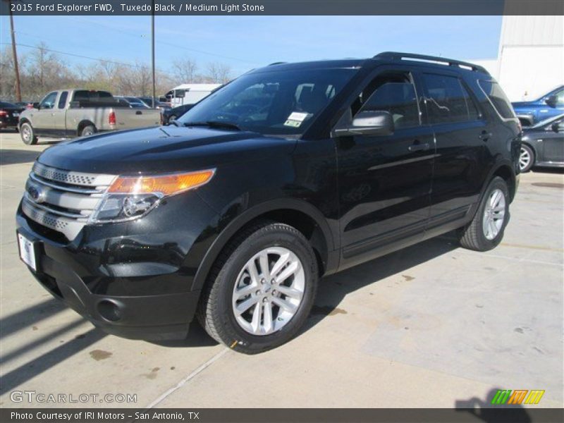 Tuxedo Black / Medium Light Stone 2015 Ford Explorer FWD