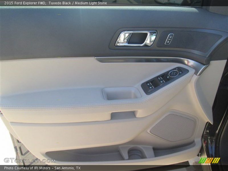 Tuxedo Black / Medium Light Stone 2015 Ford Explorer FWD