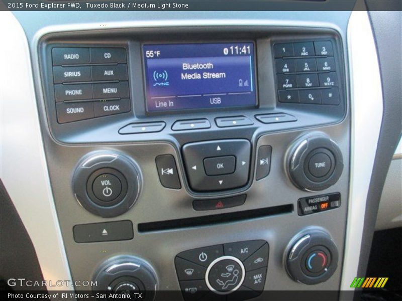 Tuxedo Black / Medium Light Stone 2015 Ford Explorer FWD
