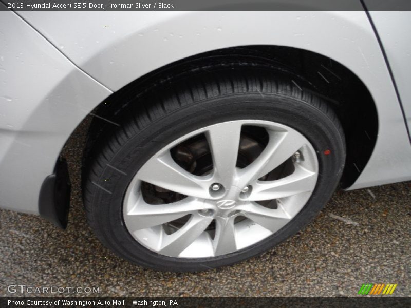 Ironman Silver / Black 2013 Hyundai Accent SE 5 Door
