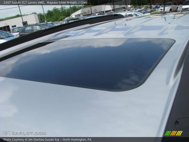 Majestic Silver Metallic / Grey 2007 Suzuki XL7 Luxury AWD