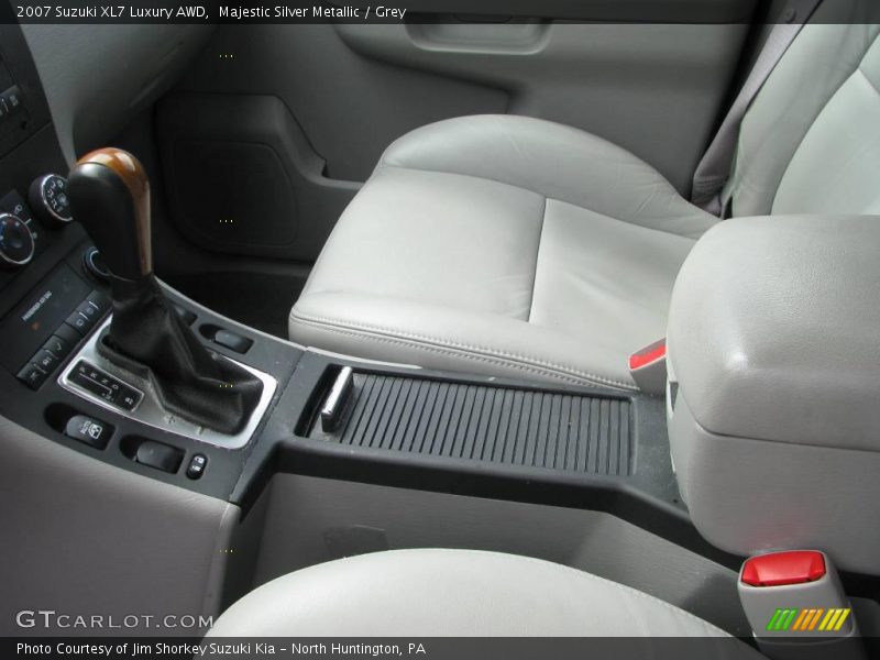 Majestic Silver Metallic / Grey 2007 Suzuki XL7 Luxury AWD