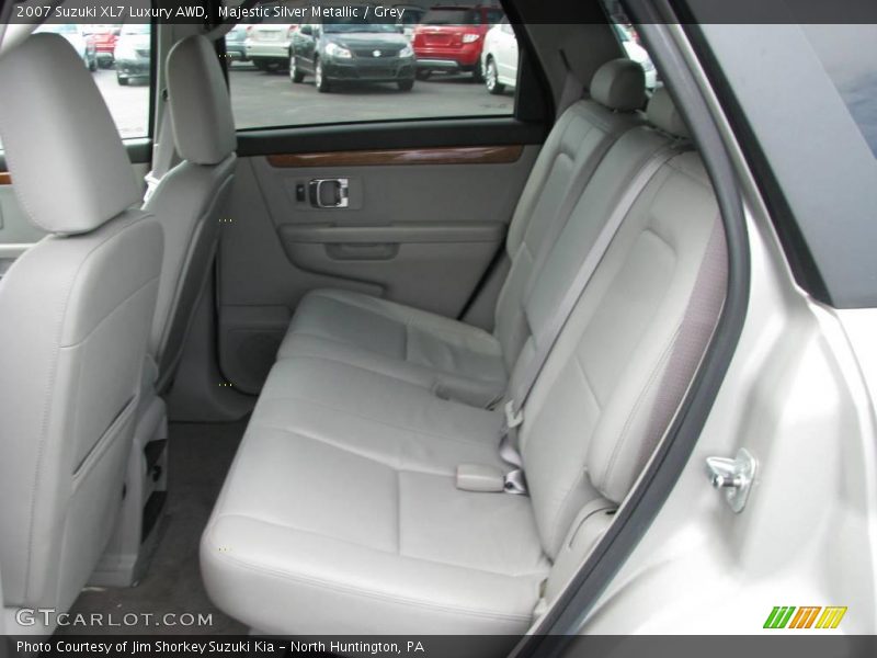 Majestic Silver Metallic / Grey 2007 Suzuki XL7 Luxury AWD
