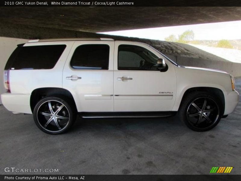 White Diamond Tricoat / Cocoa/Light Cashmere 2010 GMC Yukon Denali
