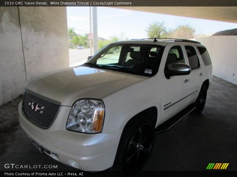 White Diamond Tricoat / Cocoa/Light Cashmere 2010 GMC Yukon Denali