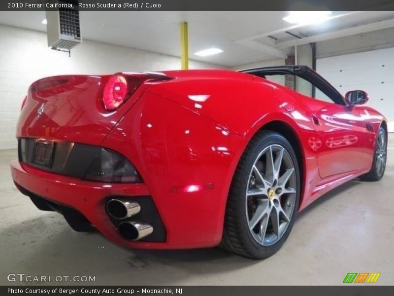 Rosso Scuderia (Red) / Cuoio 2010 Ferrari California