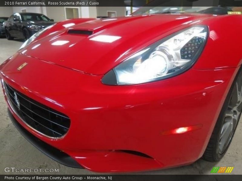 Rosso Scuderia (Red) / Cuoio 2010 Ferrari California