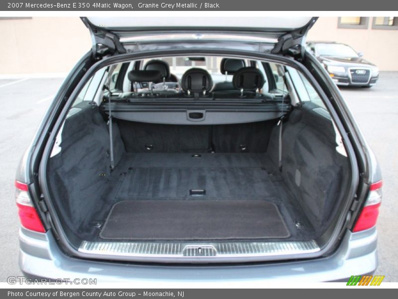  2007 E 350 4Matic Wagon Trunk