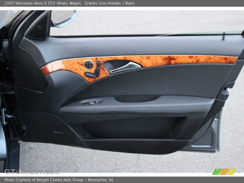 Door Panel of 2007 E 350 4Matic Wagon