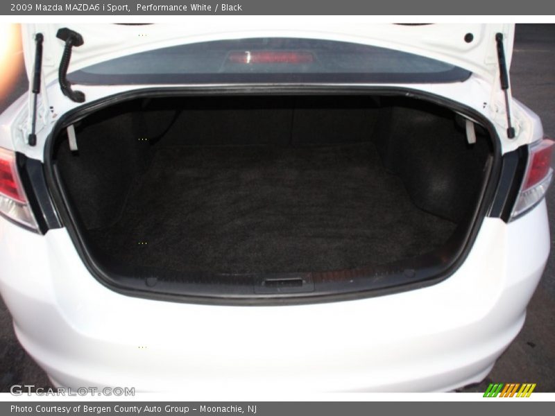 Performance White / Black 2009 Mazda MAZDA6 i Sport
