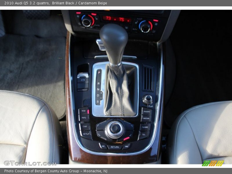 Brilliant Black / Cardamom Beige 2010 Audi Q5 3.2 quattro