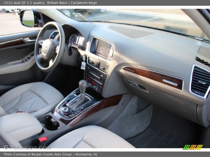 Brilliant Black / Cardamom Beige 2010 Audi Q5 3.2 quattro