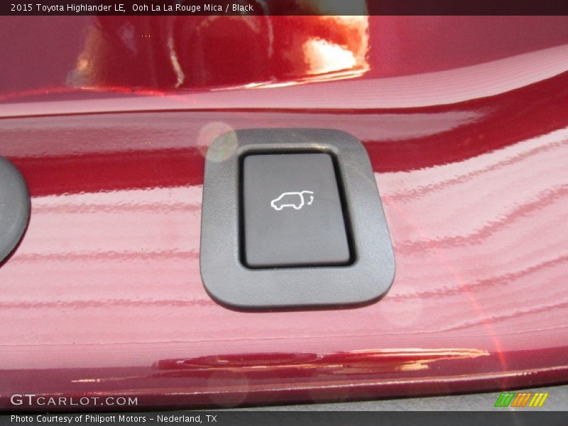 Ooh La La Rouge Mica / Black 2015 Toyota Highlander LE