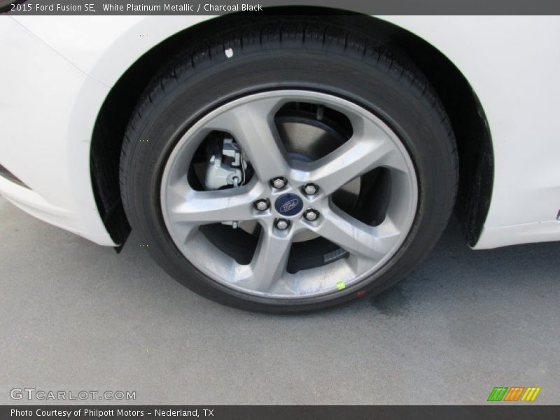 White Platinum Metallic / Charcoal Black 2015 Ford Fusion SE
