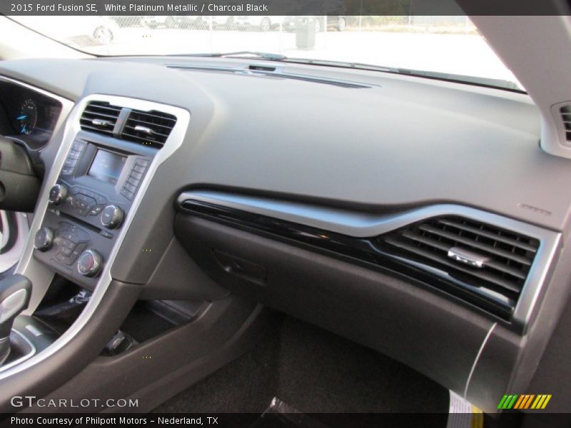 White Platinum Metallic / Charcoal Black 2015 Ford Fusion SE