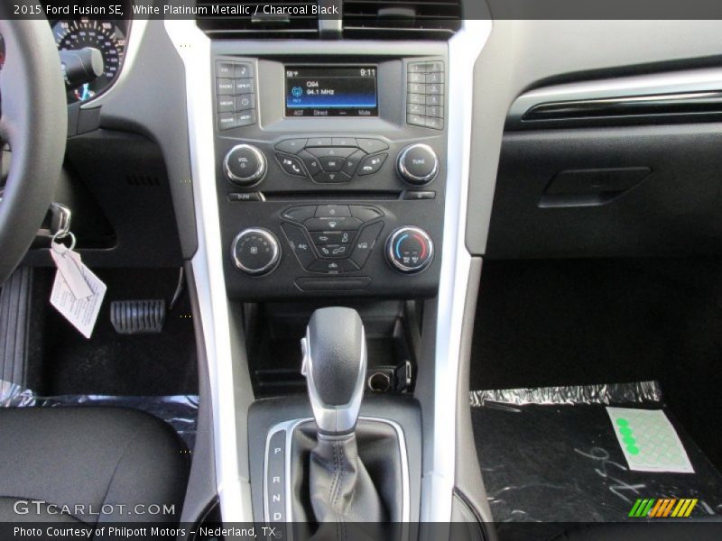 White Platinum Metallic / Charcoal Black 2015 Ford Fusion SE