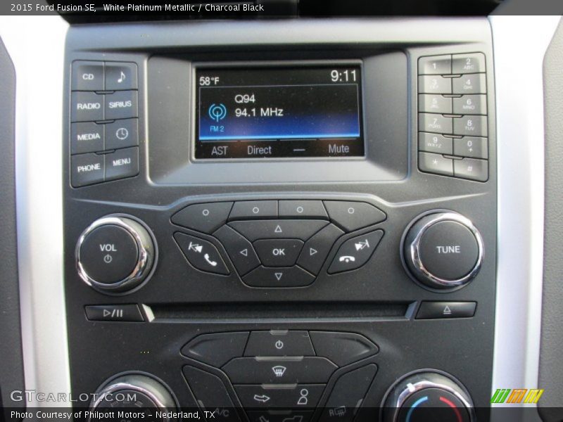 White Platinum Metallic / Charcoal Black 2015 Ford Fusion SE