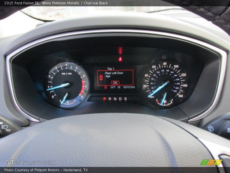 White Platinum Metallic / Charcoal Black 2015 Ford Fusion SE