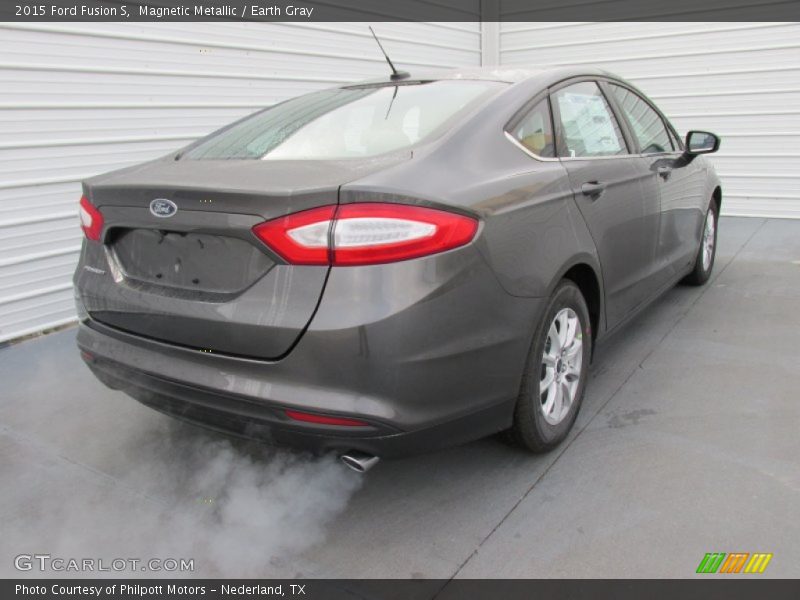 Magnetic Metallic / Earth Gray 2015 Ford Fusion S