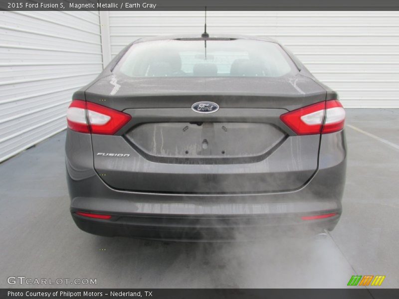 Magnetic Metallic / Earth Gray 2015 Ford Fusion S