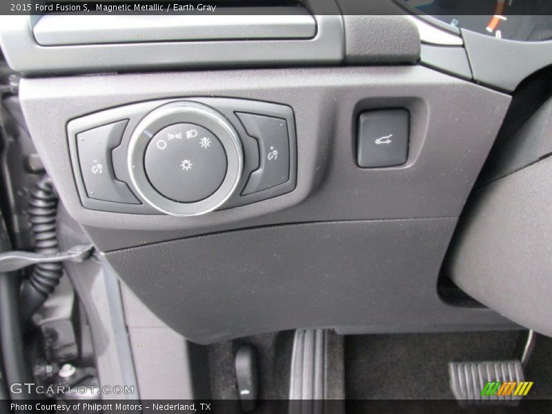 Magnetic Metallic / Earth Gray 2015 Ford Fusion S