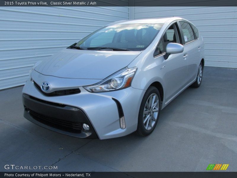 Front 3/4 View of 2015 Prius v Five